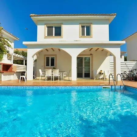 Villa Sunnyvillas: 3br Super Cozy Villa☆private Pool☆bbq - Falcon Protaras