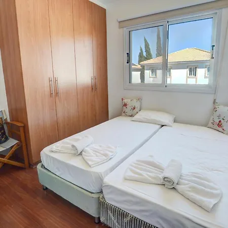 Villa Sunnyvillas: 3br Super Cozy Villa☆private Pool☆bbq - Falcon Protaras