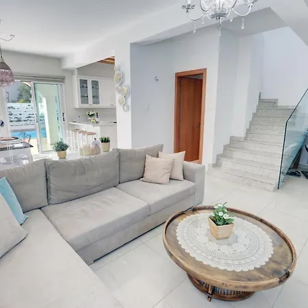 Sunnyvillas: 3br Super Cozy Villa☆private Pool☆bbq - Falcon Протарас